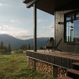 We combine smart outdoor design with structural precision. Clear plans, fast permits, and a hassle-free experience from idea to approval.