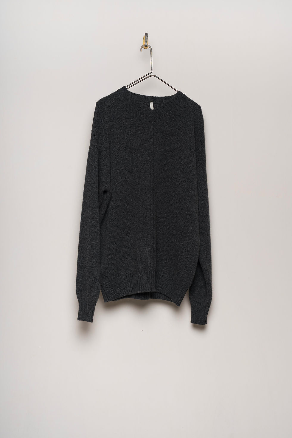 Thumbnail: #2686 / men's cashmere v neck pullover