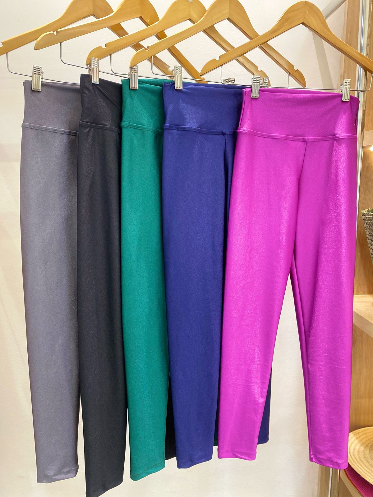 Calça trilobal cores