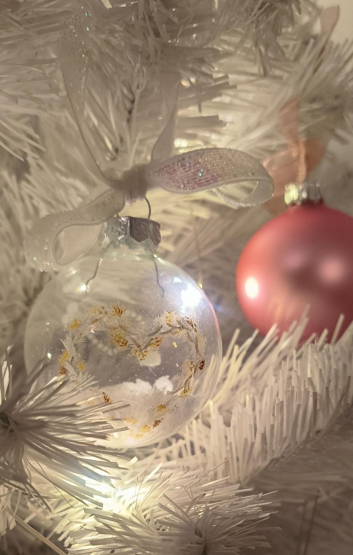 Christmas baulbe Winter heart