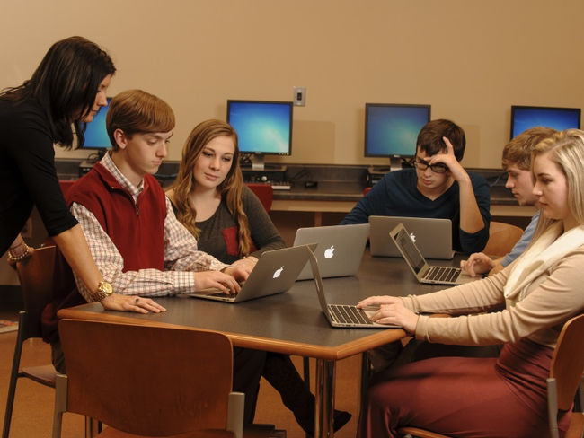 Internet Addiction a Problem on College Campuses