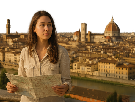 Uma moça com pedaço de papel e uma imagem da Italia ao fundo.
