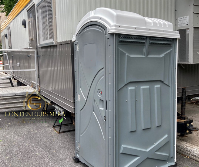 Toilette chimique_conteneurs Mira