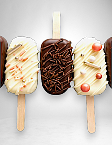 cake popsicles in melk- en witte chocolade met sprinkles en parels – chocolate and white chocolate popsicles with sprinkles and sugar pearls