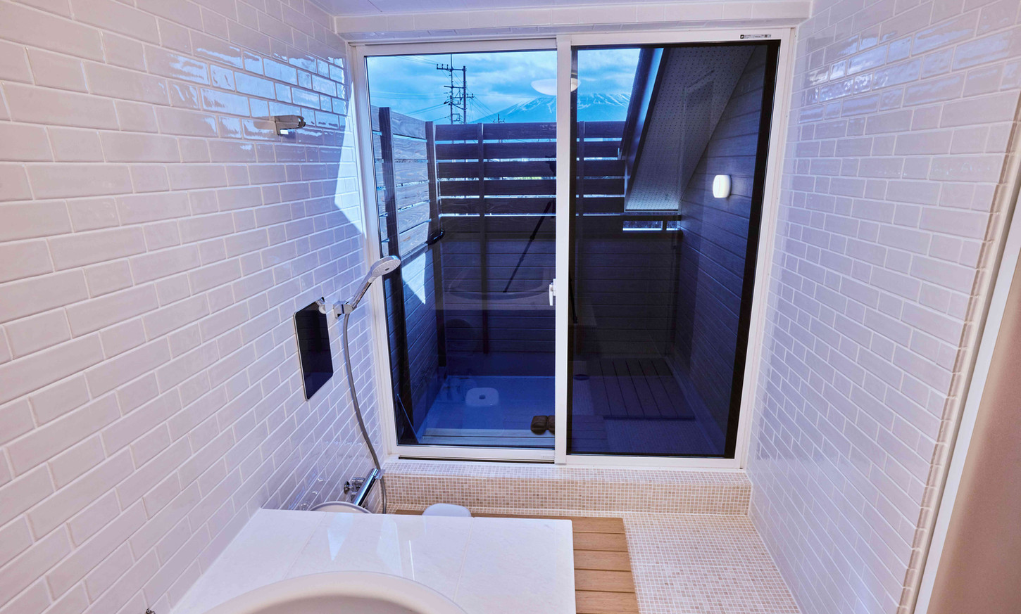 2階建、4名推奨~最大6名までご宿泊いただけます。