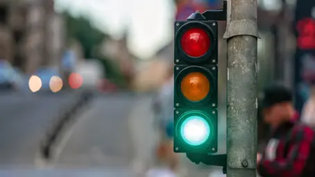 Control de semáforos: Cómo optimizar la movilidad y la seguridad en intersecciones