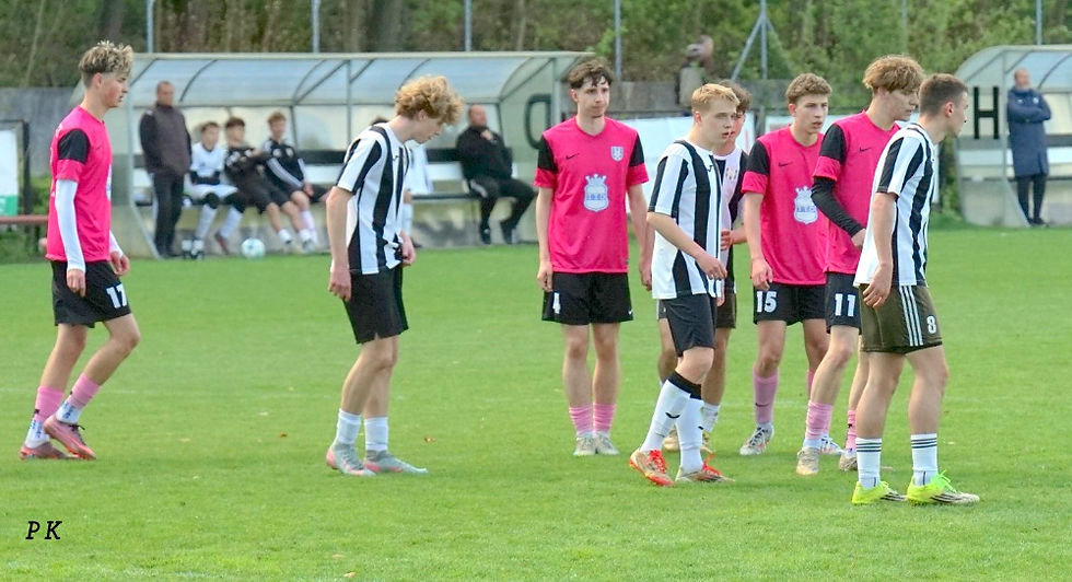 Dorost prohrál s lídrem soutěže