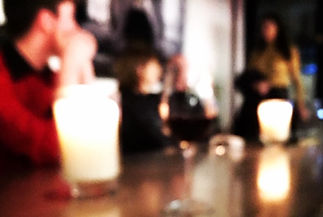 Photo A TABLE floue.jpg