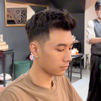 bespoke barbering, bespokecoloring, bespoke home service, cắt tóc tận nơi, cắt tóc tận nhà, barber home service, cạo râu khăn nóng, barber, barbershop, tiệm tóc nam, cắt tóc nam, tiệm hớt tóc, hớt tóc nam, tóc nam đẹp, tiệm cắt tóc quận 3, tiệm tóc quận 10, tiệm tóc quận 5, tóc nam lịch sự, tóc nam cổ điển, cắt tóc, nhuộm tóc nam, uốn tóc, ép side