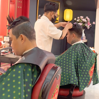 barber, barbershop, tiệm tóc nam, cắt tóc nam, tiệm hớt tóc, hớt tóc nam, tóc nam đẹp, tiệm cắt tóc quận 3, tiệm tóc quận 10, tiệm tóc quận 5, tóc nam lịch sự, tóc nam cổ điển, tóc nam đi tiệt, cắt tóc nam ở đâu, tạo kiểu tóc, sấy tóc, cắt tóc, tóc nam sành điệu, tóc đẹp quận 3, nhuộm tóc nam, uốn tóc, ép side, sidepart, longtrim, buzzcut, tóc chải, pomade, undercut, pompadour, gentleman,