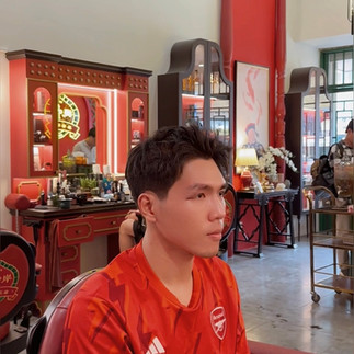 cạo râu khăn nóng, barber, barbershop, tiệm tóc nam, cắt tóc nam, tiệm hớt tóc, hớt tóc nam, tóc nam đẹp, tiệm cắt tóc quận 3, tiệm tóc quận 10, tiệm tóc quận 5, tóc nam lịch sự, tóc nam cổ điển, tạo kiểu tóc, sấy tóc, cắt tóc, tóc nam sành điệu, tóc đẹp quận 3, nhuộm tóc nam, uốn tóc, ép side, sidepart, buzzcut, tóc chải, pomade, undercut, pompadour,