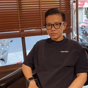 barber, barbershop, tiệm tóc nam, cắt tóc nam, tiệm hớt tóc, hớt tóc nam, tóc nam đẹp, tiệm cắt tóc quận 3, tiệm tóc quận 10, tiệm tóc quận 5, tóc nam lịch sự, tóc nam cổ điển, tóc nam đi tiệt, cắt tóc nam ở đâu, tạo kiểu tóc, sấy tóc, cắt tóc, tóc nam sành điệu, tóc đẹp quận 3, nhuộm tóc nam, uốn tóc, ép side, sidepart, longtrim, buzzcut, tóc chải, pomade, undercut, pompadour, gentleman