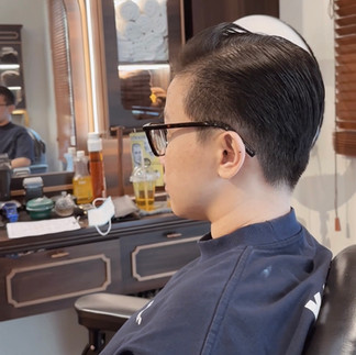 barber, barbershop, tiệm tóc nam, cắt tóc nam, tiệm hớt tóc, hớt tóc nam, tóc nam đẹp, tiệm cắt tóc quận 3, tiệm tóc quận 10, tiệm tóc quận 5, tóc nam lịch sự, tóc nam cổ điển, tóc nam đi tiệt, cắt tóc nam ở đâu, tạo kiểu tóc, sấy tóc, cắt tóc, tóc nam sành điệu, tóc đẹp quận 3, nhuộm tóc nam, uốn tóc, ép side, sidepart, longtrim, buzzcut, tóc chải, pomade, undercut, pompadour, gentleman