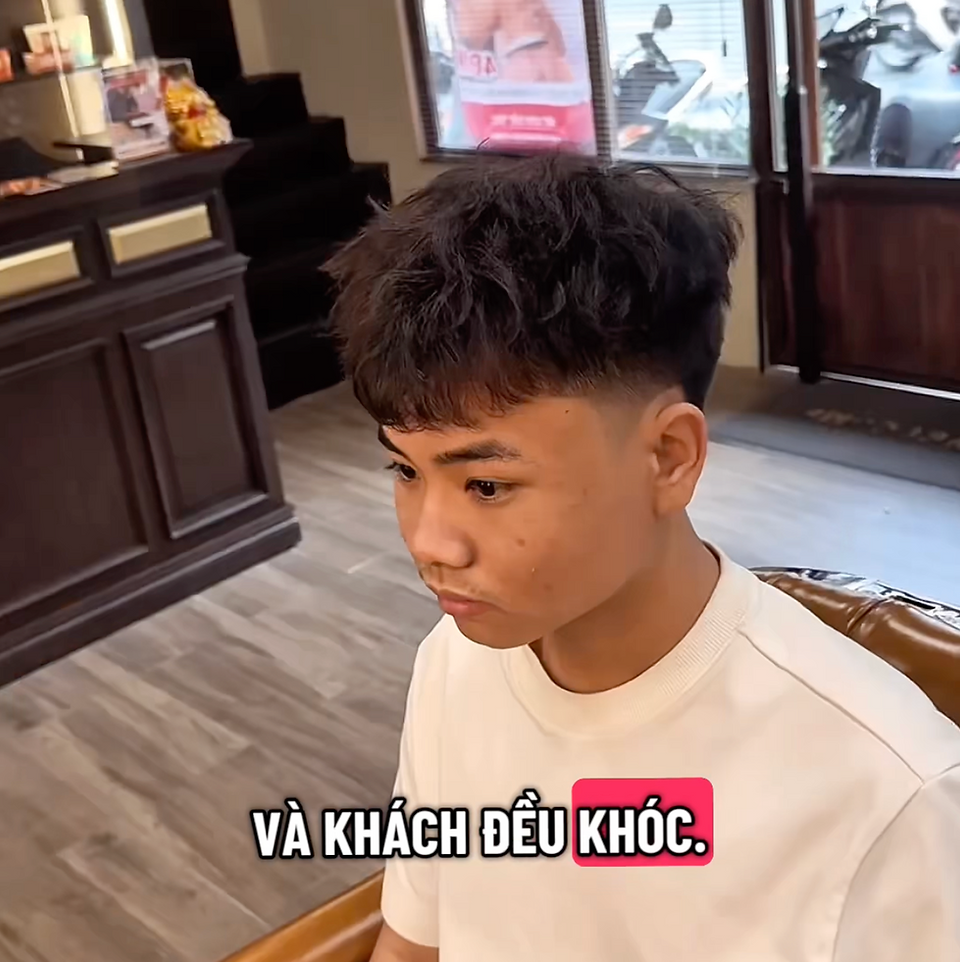 Trước khi nhuộm tóc uốn tóc cần chuẩn bị gì? Hướng dẫn chi tiết giúp chọn màu chuẩn, uốn bền đẹp, an