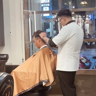 barber, barbershop, tiệm tóc nam, cắt tóc nam, tiệm hớt tóc, hớt tóc nam, tóc nam đẹp, tiệm cắt tóc quận 3, tiệm tóc quận 10, tiệm tóc quận 5, tóc nam lịch sự, tóc nam cổ điển, tóc nam đi tiệt, cắt tóc nam ở đâu, tạo kiểu tóc, sấy tóc, cắt tóc, tóc nam sành điệu, tóc đẹp quận 3, nhuộm tóc nam, uốn tóc, ép side, sidepart, longtrim, buzzcut, tóc chải,