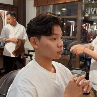 cạo râu khăn nóng, barber, barbershop, tiệm tóc nam, cắt tóc nam, tiệm hớt tóc, hớt tóc nam, tóc nam đẹp, tiệm cắt tóc quận 3, tiệm tóc quận 10, tiệm tóc quận 5, tóc nam lịch sự, tóc nam cổ điển, tạo kiểu tóc, sấy tóc, cắt tóc, tóc nam sành điệu, tóc đẹp quận 3, nhuộm tóc nam, uốn tóc, ép side, sidepart, buzzcut, tóc chải, pomade, undercut, pompadour
