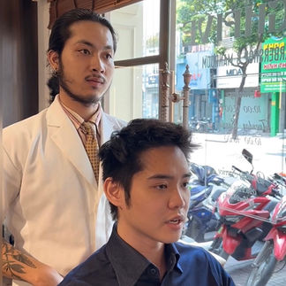 cạo râu khăn nóng, barber, barbershop, tiệm tóc nam, cắt tóc nam, tiệm hớt tóc, hớt tóc nam, tóc nam đẹp, tiệm cắt tóc quận 3, tiệm tóc quận 10, tiệm tóc quận 5, tóc nam lịch sự, tóc nam cổ điển, tạo kiểu tóc, sấy tóc, cắt tóc, tóc nam sành điệu, tóc đẹp quận 3, nhuộm tóc nam, uốn tóc, ép side, sidepart, buzzcut, tóc chải, pomade, undercut, pompadour,