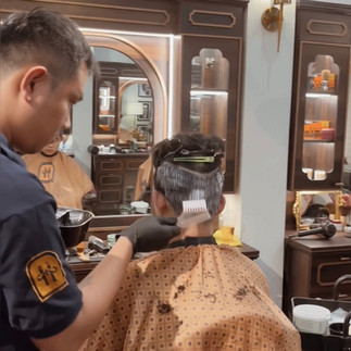 barber, barbershop, tiệm tóc nam, cắt tóc nam, tiệm hớt tóc, hớt tóc nam, tóc nam đẹp, tiệm cắt tóc quận 3, tiệm tóc quận 10, tiệm tóc quận 5, tóc nam lịch sự, tóc nam cổ điển, tóc nam đi tiệt, cắt tóc nam ở đâu, tạo kiểu tóc, sấy tóc, cắt tóc, tóc nam sành điệu, tóc đẹp quận 3, nhuộm tóc nam, uốn tóc, ép side, sidepart, longtrim, buzzcut, tóc chải, pomade, undercut, pompadour, gentleman,