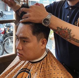 barber, barbershop, tiệm tóc nam, cắt tóc nam, tiệm hớt tóc, hớt tóc nam, tóc nam đẹp, tiệm cắt tóc quận 3, tiệm tóc quận 10, tiệm tóc quận 5, tóc nam lịch sự, tóc nam cổ điển, tóc nam đi tiệt, cắt tóc nam ở đâu, tạo kiểu tóc, sấy tóc, cắt tóc, tóc nam sành điệu, tóc đẹp quận 3, nhuộm tóc nam, uốn tóc, ép side, sidepart, longtrim, buzzcut, tóc chải, pomade, undercut, pompadour, gentleman,