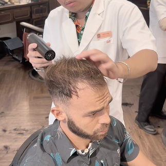 bespoke barbering, bespokecoloring, bespoke home service, cắt tóc tận nơi, cắt tóc tận nhà, barber home service, cạo râu khăn nóng, barber, barbershop, tiệm tóc nam, cắt tóc nam, tiệm hớt tóc, hớt tóc nam, tóc nam đẹp, tiệm cắt tóc quận 3, tiệm tóc quận 10, tiệm tóc quận 5, tóc nam lịch sự, tóc nam cổ điển, cắt tóc, nhuộm tóc nam, uốn tóc, ép side