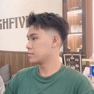 bespoke barbering, bespokecoloring, bespoke home service, cắt tóc tận nơi, cắt tóc tận nhà, barber home service, cạo râu khăn nóng, barber, barbershop, tiệm tóc nam, cắt tóc nam, tiệm hớt tóc, hớt tóc nam, tóc nam đẹp, tiệm cắt tóc quận 3, tiệm tóc quận 10, tiệm tóc quận 5, tóc nam lịch sự, tóc nam cổ điển, cắt tóc, nhuộm tóc nam, uốn tóc, ép side