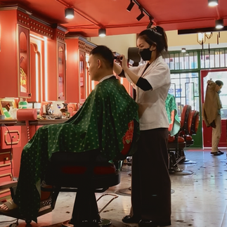 Highfive Barbershop, Tiệm hớt tóc Highfive, cá nhân hoá kiểu tóc, cắt tóc nam, tiệm tóc nam, tiệm cắt tóc quận 3, barber, hớt tóc nam, tiệm tóc quận 5, tiệm hớt tóc, tóc nam đẹp, tiệm tóc quận Tân Bình, cắt tóc, tóc nam cổ điển, tóc nam lịch sự, nhuộm tóc nam, uốn tóc nam, ép side, ép định hình, cạo râu khăn nóng, bespoke home service, bespoke coloring, barber home service, bespoke barbering, cắt tóc tận nơi, cắt tóc tận nhà