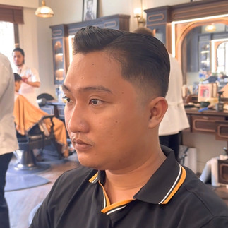 cạo râu khăn nóng, barber, barbershop, tiệm tóc nam, cắt tóc nam, tiệm hớt tóc, hớt tóc nam, tóc nam đẹp, tiệm cắt tóc quận 3, tiệm tóc quận 10, tiệm tóc quận 5, tóc nam lịch sự, tóc nam cổ điển, tạo kiểu tóc, sấy tóc, cắt tóc, tóc nam sành điệu, tóc đẹp quận 3, nhuộm tóc nam, uốn tóc, ép side, sidepart, buzzcut, tóc chải, pomade, undercut, pompadour