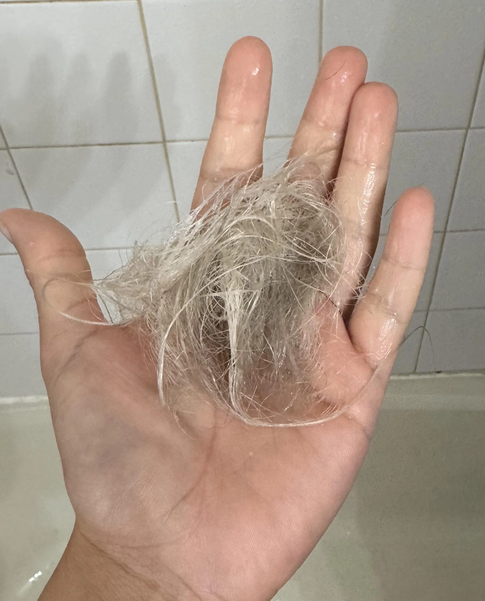 có nên tẩy tóc tại nhà không, những hậu quả khi tự tẩy tóc tại nhà, hiểm hoa khi tẩy tóc tại nhà