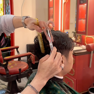 bespoke barbering, bespokecoloring, bespoke home service, cắt tóc tận nơi, cắt tóc tận nhà, barber home service, cạo râu khăn nóng, barber, barbershop, tiệm tóc nam, cắt tóc nam, tiệm hớt tóc, hớt tóc nam, tóc nam đẹp, tiệm cắt tóc quận 3, tiệm tóc quận 10, tiệm tóc quận 5, tóc nam lịch sự, tóc nam cổ điển, cắt tóc, nhuộm tóc nam, uốn tóc, ép side