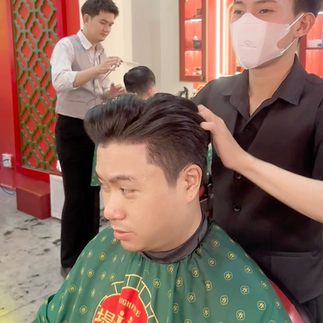 bespoke barbering, bespokecoloring, bespoke home service, cắt tóc tận nơi, cắt tóc tận nhà, barber home service, cạo râu khăn nóng, barber, barbershop, tiệm tóc nam, cắt tóc nam, tiệm hớt tóc, hớt tóc nam, tóc nam đẹp, tiệm cắt tóc quận 3, tiệm tóc quận 10, tiệm tóc quận 5, tóc nam lịch sự, tóc nam cổ điển, cắt tóc, nhuộm tóc nam, uốn tóc, ép side