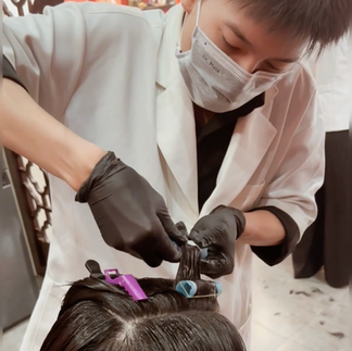 bespoke barbering, bespokecoloring, bespoke home service, cắt tóc tận nơi, cắt tóc tận nhà, barber home service, cạo râu khăn nóng, barber, barbershop, tiệm tóc nam, cắt tóc nam, tiệm hớt tóc, hớt tóc nam, tóc nam đẹp, tiệm cắt tóc quận 3, tiệm tóc quận 10, tiệm tóc quận 5, tóc nam lịch sự, tóc nam cổ điển, cắt tóc, nhuộm tóc nam, uốn tóc, ép side