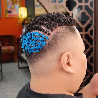 bespoke barbering, bespokecoloring, bespoke home service, cắt tóc tận nơi, cắt tóc tận nhà, barber home service, cạo râu khăn nóng, barber, barbershop, tiệm tóc nam, cắt tóc nam, tiệm hớt tóc, hớt tóc nam, tóc nam đẹp, tiệm cắt tóc quận 3, tiệm tóc quận 10, tiệm tóc quận 5, tóc nam lịch sự, tóc nam cổ điển, cắt tóc, nhuộm tóc nam, uốn tóc, ép side