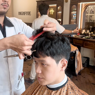 bespoke barbering, bespokecoloring, bespoke home service, cắt tóc tận nơi, cắt tóc tận nhà, barber home service, cạo râu khăn nóng, barber, barbershop, tiệm tóc nam, cắt tóc nam, tiệm hớt tóc, hớt tóc nam, tóc nam đẹp, tiệm cắt tóc quận 3, tiệm tóc quận 10, tiệm tóc quận 5, tóc nam lịch sự, tóc nam cổ điển, cắt tóc, nhuộm tóc nam, uốn tóc, ép side