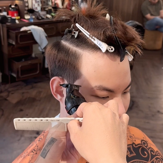 Highfive Barbershop, Tiệm hớt tóc Highfive, Back2School haircut, Cắt tóc học sinh, Cắt tóc sinh viên, Ưu đãi học đường, Barber Sài Gòn, Barbershop Việt Nam, Cắt tóc nam Sài Gòn, Tóc gọn gàng học đường, Checklist tóc học sinh, Tóc chuẩn nội quy, Tóc đẹp đi học, Barber fade, Skin fade haircut, Barber chuyên nghiệp, Cắt tóc nam đẹp, Barber bespoke Việt Nam, Combo cựu học sinh, Cắt tóc văn phòng, Barber phong cách hiện đại, Barber phong cách cổ điển, Cắt tóc nam giá tốt