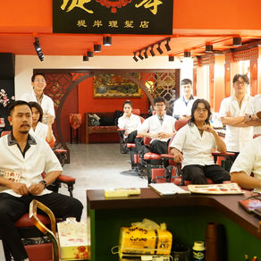 TIỆM TÓC ĐẦU TIÊN LẤY CHỦ ĐỀ VĂN HÓA CHỢ LỚN!