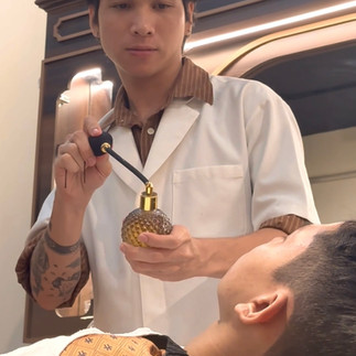 cạo râu khăn nóng, barber, barbershop, tiệm tóc nam, cắt tóc nam, tiệm hớt tóc, hớt tóc nam, tóc nam đẹp, tiệm cắt tóc quận 3, tiệm tóc quận 10, tiệm tóc quận 5, tóc nam lịch sự, tóc nam cổ điển, tạo kiểu tóc, sấy tóc, cắt tóc, tóc nam sành điệu, tóc đẹp quận 3, nhuộm tóc nam, uốn tóc, ép side, sidepart, buzzcut, tóc chải, pomade, undercut, pompadour,