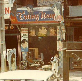 cạo râu khăn nóng, barber, barbershop, tiệm tóc nam, cắt tóc nam, tiệm hớt tóc, hớt tóc nam, tóc nam đẹp, tiệm cắt tóc quận 3, tiệm tóc quận 10, tiệm tóc quận 5, tóc nam lịch sự, tóc nam cổ điển, tạo kiểu tóc, sấy tóc, cắt tóc, tóc nam sành điệu, tóc đẹp quận 3, nhuộm tóc nam, uốn tóc, ép side, sidepart, buzzcut, tóc chải, pomade, undercut, pompadour,