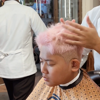 bespoke barbering, bespokecoloring, bespoke home service, cắt tóc tận nơi, cắt tóc tận nhà, barber home service, cạo râu khăn nóng, barber, barbershop, tiệm tóc nam, cắt tóc nam, tiệm hớt tóc, hớt tóc nam, tóc nam đẹp, tiệm cắt tóc quận 3, tiệm tóc quận 10, tiệm tóc quận 5, tóc nam lịch sự, tóc nam cổ điển, cắt tóc, nhuộm tóc nam, uốn tóc, ép side