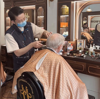 barber, barbershop, tiệm tóc nam, cắt tóc nam, tiệm hớt tóc, hớt tóc nam, tóc nam đẹp, tiệm cắt tóc quận 3, tiệm tóc quận 10, tiệm tóc quận 5, tóc nam lịch sự, tóc nam cổ điển, tóc nam đi tiệt, cắt tóc nam ở đâu, tạo kiểu tóc, sấy tóc, cắt tóc, tóc nam sành điệu, tóc đẹp quận 3, nhuộm tóc nam, uốn tóc, ép side, sidepart, longtrim, buzzcut, tóc chải, pomade, undercut, pompadour, gentleman