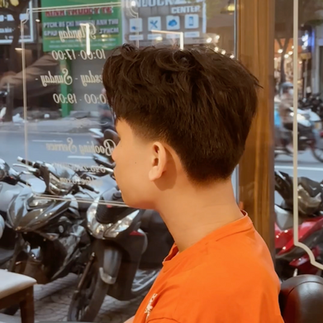 bespoke barbering, bespokecoloring, bespoke home service, cắt tóc tận nơi, cắt tóc tận nhà, barber home service, cạo râu khăn nóng, barber, barbershop, tiệm tóc nam, cắt tóc nam, tiệm hớt tóc, hớt tóc nam, tóc nam đẹp, tiệm cắt tóc quận 3, tiệm tóc quận 10, tiệm tóc quận 5, tóc nam lịch sự, tóc nam cổ điển, cắt tóc, nhuộm tóc nam, uốn tóc, ép side