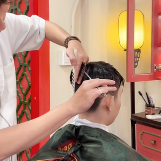 Highfive Barbershop, Tiệm hớt tóc Highfive, cá nhân hoá kiểu tóc, cắt tóc nam, tiệm tóc nam, tiệm cắt tóc quận 3, barber, hớt tóc nam, tiệm tóc quận 5, tiệm hớt tóc, tóc nam đẹp, tiệm tóc quận 10, cắt tóc, tóc nam cổ điển, tóc nam lịch sự, nhuộm tóc nam, uốn tóc nam, ép side, ép định hình, cạo râu khăn nóng, bespoke home service, bespoke coloring, barber home service, bespoke barbering, cắt tóc tận nơi, cắt tóc tận nhà