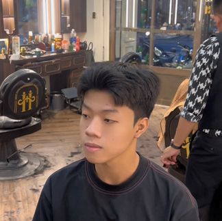 bespoke barbering, bespokecoloring, bespoke home service, cắt tóc tận nơi, cắt tóc tận nhà, barber home service, cạo râu khăn nóng, barber, barbershop, tiệm tóc nam, cắt tóc nam, tiệm hớt tóc, hớt tóc nam, tóc nam đẹp, tiệm cắt tóc quận 3, tiệm tóc quận 10, tiệm tóc quận 5, tóc nam lịch sự, tóc nam cổ điển, cắt tóc, nhuộm tóc nam, uốn tóc, ép side