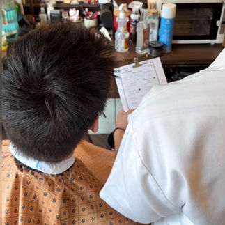 cạo râu khăn nóng, barber, barbershop, tiệm tóc nam, cắt tóc nam, tiệm hớt tóc, hớt tóc nam, tóc nam đẹp, tiệm cắt tóc quận 3, tiệm tóc quận 10, tiệm tóc quận 5, tóc nam lịch sự, tóc nam cổ điển, tạo kiểu tóc, sấy tóc, cắt tóc, tóc nam sành điệu, tóc đẹp quận 3, nhuộm tóc nam, uốn tóc, ép side, sidepart, buzzcut, tóc chải, pomade, undercut, pompadour,