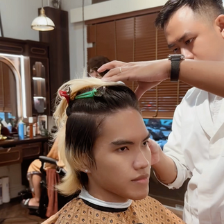 cạo râu khăn nóng, barber, barbershop, tiệm tóc nam, cắt tóc nam, tiệm hớt tóc, hớt tóc nam, tóc nam đẹp, tiệm cắt tóc quận 3, tiệm tóc quận 10, tiệm tóc quận 5, tóc nam lịch sự, tóc nam cổ điển, tạo kiểu tóc, sấy tóc, cắt tóc, tóc nam sành điệu, tóc đẹp quận 3, nhuộm tóc nam, uốn tóc, ép side, sidepart, buzzcut, tóc chải, pomade, undercut, pompadour