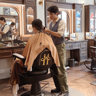 barber, barbershop, tiệm tóc nam, cắt tóc nam, tiệm hớt tóc, hớt tóc nam, tóc nam đẹp, tiệm cắt tóc quận 3, tiệm tóc quận 10, tiệm tóc quận 5, tóc nam lịch sự, tóc nam cổ điển, tóc nam đi tiệt, cắt tóc nam ở đâu, tạo kiểu tóc, sấy tóc, cắt tóc, tóc nam sành điệu, tóc đẹp quận 3, nhuộm tóc nam, uốn tóc, ép side, sidepart, longtrim, buzzcut, tóc chải, pomade, undercut, pompadour, gentleman,