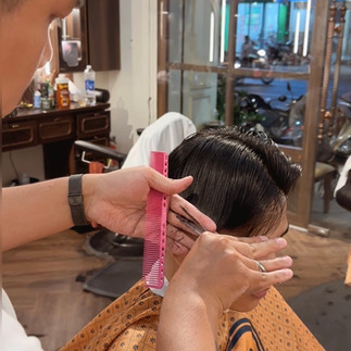 cạo râu khăn nóng, barber, barbershop, tiệm tóc nam, cắt tóc nam, tiệm hớt tóc, hớt tóc nam, tóc nam đẹp, tiệm cắt tóc quận 3, tiệm tóc quận 10, tiệm tóc quận 5, tóc nam lịch sự, tóc nam cổ điển, tạo kiểu tóc, sấy tóc, cắt tóc, tóc nam sành điệu, tóc đẹp quận 3, nhuộm tóc nam, uốn tóc, ép side, sidepart, buzzcut, tóc chải, pomade, undercut, pompadour