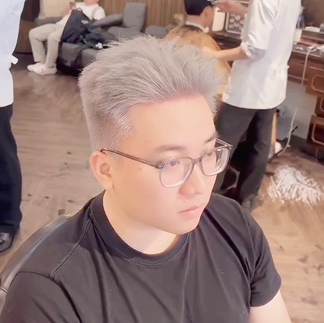bespoke barbering, bespokecoloring, bespoke home service, cắt tóc tận nơi, cắt tóc tận nhà, barber home service, cạo râu khăn nóng, barber, barbershop, tiệm tóc nam, cắt tóc nam, tiệm hớt tóc, hớt tóc nam, tóc nam đẹp, tiệm cắt tóc quận 3, tiệm tóc quận 10, tiệm tóc quận 5, tóc nam lịch sự, tóc nam cổ điển, cắt tóc, nhuộm tóc nam, uốn tóc, ép side