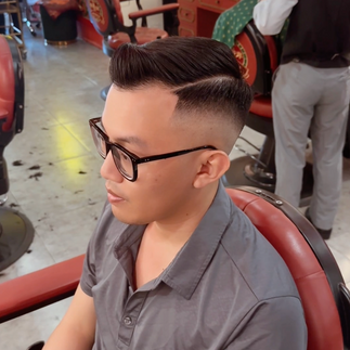 cạo râu khăn nóng, barber, barbershop, tiệm tóc nam, cắt tóc nam, tiệm hớt tóc, hớt tóc nam, tóc nam đẹp, tiệm cắt tóc quận 3, tiệm tóc quận 10, tiệm tóc quận 5, tóc nam lịch sự, tóc nam cổ điển, tạo kiểu tóc, sấy tóc, cắt tóc, tóc nam sành điệu, tóc đẹp quận 3, nhuộm tóc nam, uốn tóc, ép side, sidepart, buzzcut, tóc chải, pomade, undercut, pompadour