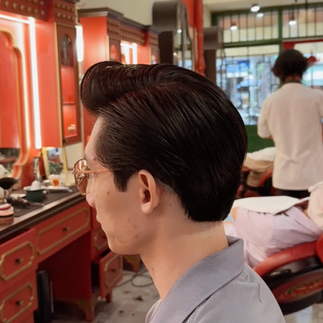 bespoke barbering, bespokecoloring, bespoke home service, cắt tóc tận nơi, cắt tóc tận nhà, barber home service, cạo râu khăn nóng, barber, barbershop, tiệm tóc nam, cắt tóc nam, tiệm hớt tóc, hớt tóc nam, tóc nam đẹp, tiệm cắt tóc quận 3, tiệm tóc quận 10, tiệm tóc quận 5, tóc nam lịch sự, tóc nam cổ điển, cắt tóc, nhuộm tóc nam, uốn tóc, ép side