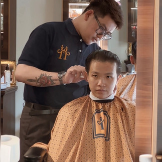 barber, barbershop, tiệm tóc nam, cắt tóc nam, tiệm hớt tóc, hớt tóc nam, tóc nam đẹp, tiệm cắt tóc quận 3, tiệm tóc quận 10, tiệm tóc quận 5, tóc nam lịch sự, tóc nam cổ điển, tóc nam đi tiệt, cắt tóc nam ở đâu, tạo kiểu tóc, sấy tóc, cắt tóc, tóc nam sành điệu, tóc đẹp quận 3, nhuộm tóc nam, uốn tóc, ép side, sidepart, longtrim, buzzcut, tóc chải, pomade, undercut, pompadour, gentleman